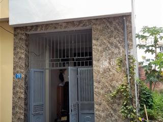 Bán nhà 2 tầng, lô góc, vị trí đẹp. tại phố nguyễn văn cừ, 5 phút qua trung tâm hà nội, giá 4.2 tỷ