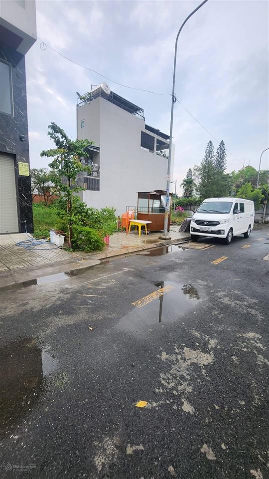 Cần bán gấp lô đât hẻm 190 đường vườn lài giá 6.3 tỷ diện tích 4 x 18m