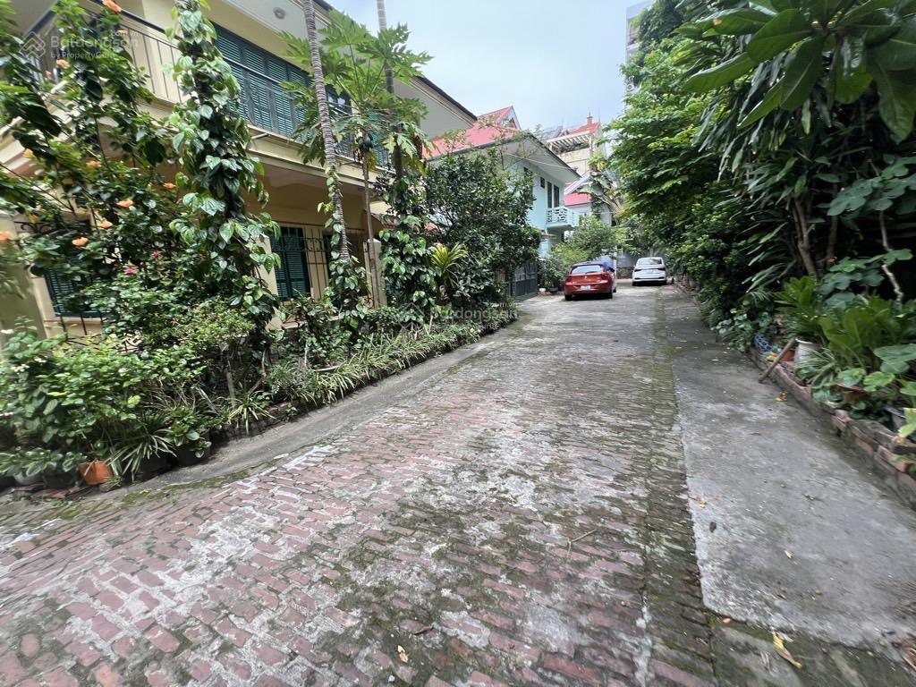 View hồ tây xây toà apartment 10 tầng thang máy,2 mặt ngõ ô tô tránh nhau thông tứ tung,160m,39.5ty