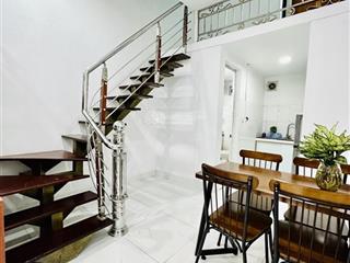 Tôi có nhu cầu bán gấp nhà an dương gần hồ tây 2tầng thoáng ô tô đỗ đầu cổng 32.5m2 đầy đủ nội thât