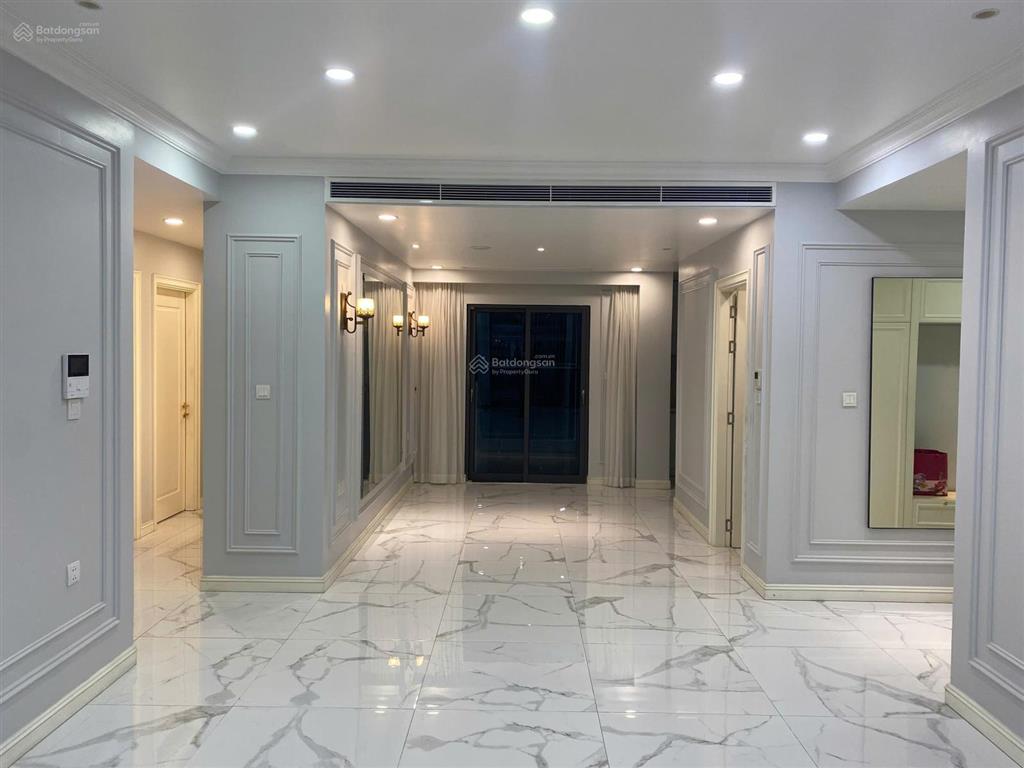 Chính chủ cần bán 3 pn 101m2 full nội thất chỉ 8 tỷ 4 discovery complex 302 cầu giấy