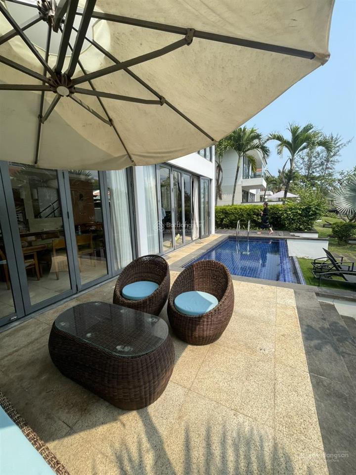 Chính chủ bán gấp biệt thự biển view trực diện biển, 508m2 sổ hồng full nội thất, hồ bơi sân vườn