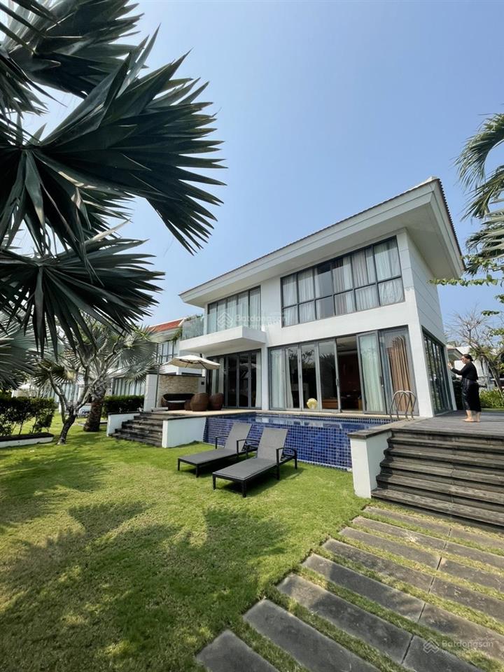Chính chủ bán gấp biệt thự biển view trực diện biển, 508m2 sổ hồng full nội thất, hồ bơi sân vườn