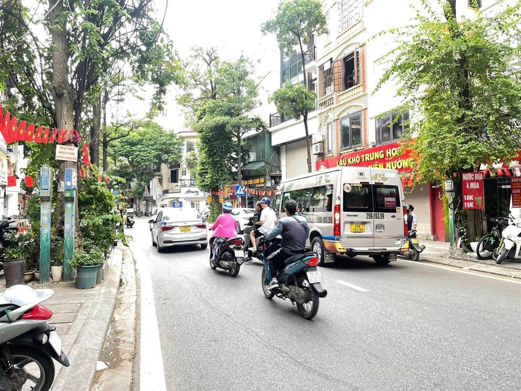 Bán nhà 4.5 tầng phố quán thánh ba đình mt rộng, vừa ở vừa kinh doanh dòng tiền gần chục triệu/th