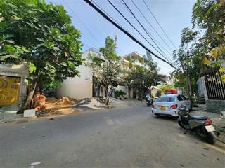 Bán đất tâm huyết  sổ hồng riêng  công chứng ngay  quận 7 . 0346 850 ***
