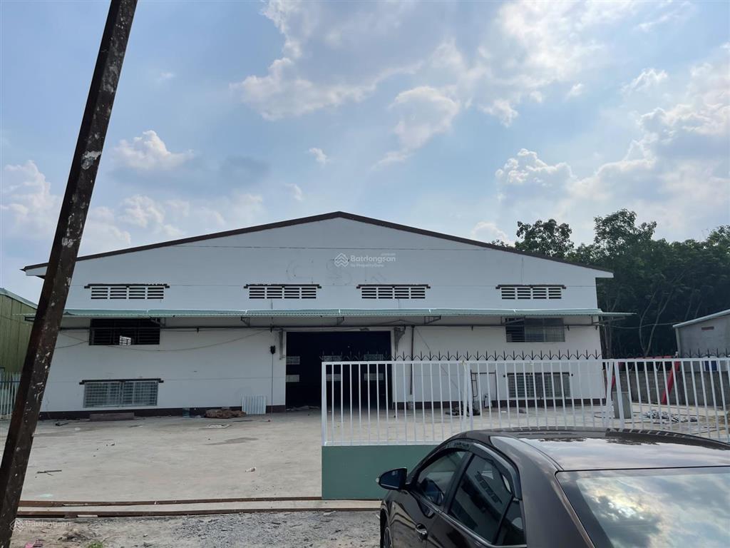 Bán kho, xưởng gần 2900m2 cổng kcn quốc tế an tây bến cát giá rẻ