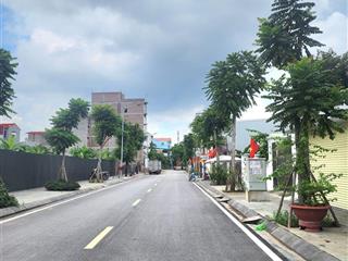 Gia đình cần bán lô đất 225m2  mt 15m khu phân lô vỉa hè ôtô tránh kinh doanh cạnh hồ sinh thái