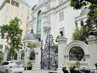 Nhà biệt thự sân vườn khu vực quan chức cấp cao vườn đào tây hồ, 230m2 5 tầng mt 13m, giá 128 tỷ