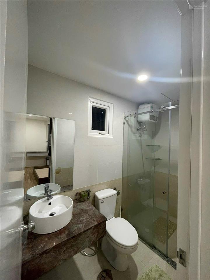 Chính chủ cần bán nhanh định cư nước ngoài căn 2pn 2wc, diện tích 74m2, căn gốc view công viên