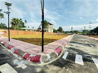 Bán đất phân lô , lô góc 2 mặt tiền 100m2 ở khu đô thị vệ tinh láng hoà lạc. giá chỉ 3 tỷ