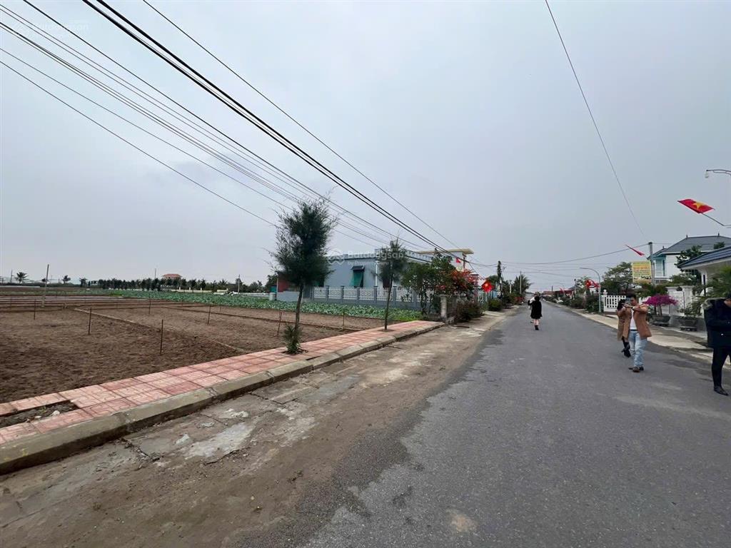 Chỉ 3,5 tỷ sở hữu ngay 200m2 đất, mặt tiền 9m, gần khu đại học quốc gia hoà lạc