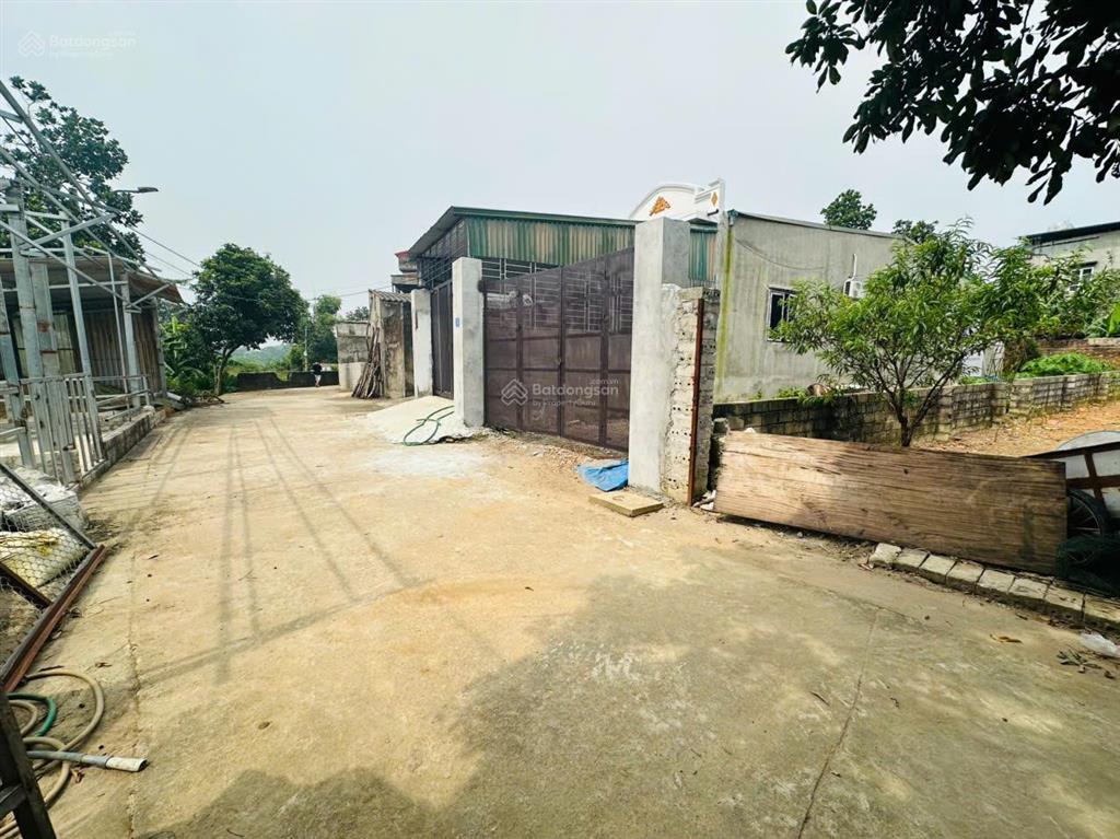 Chỉ 3 tỷ sở hữu ngay lô đất 195m, mt 8m cổ đông, hoà lạc. khu đông dân cư , giao thông thuận tiện.