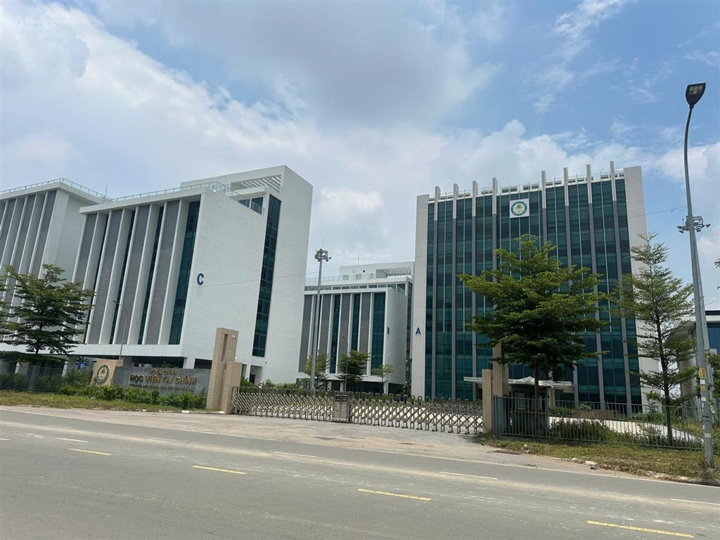 Chỉ 3,5 tỷ sở hữu ngay 176m2 đất, mặt tiền 8.6m, gần khu đại học quốc gia, đại học fpt, cnc hoà lạc