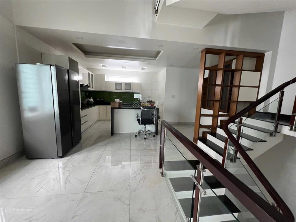 Bán nhà đẹp, góc 2mt khu phan xích long, phú nhuận. dt 8x15m. 4 tầng. sẵn hđt tốt. gía 25,9 tỷ