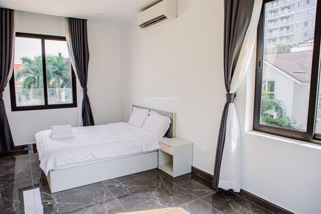Cần cho thuê biệt thự đường nguyễn văn hưởng, phường thảo điền, quận 2.  0911 383 ***