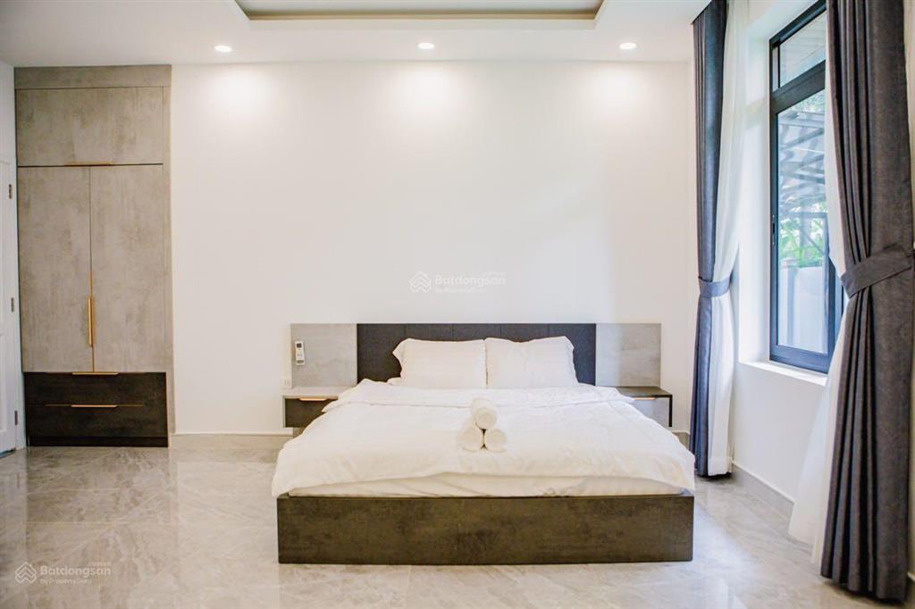 Cần cho thuê biệt thự đường nguyễn văn hưởng, phường thảo điền, quận 2.  0911 383 ***