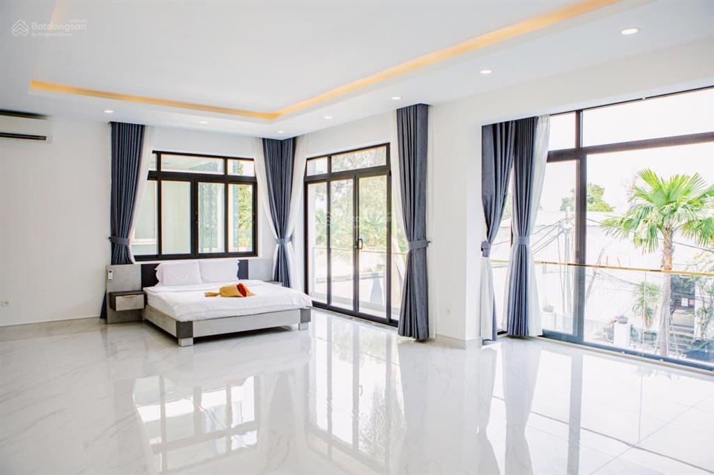 Cần cho thuê biệt thự đường nguyễn văn hưởng, phường thảo điền, quận 2.  0911 383 ***