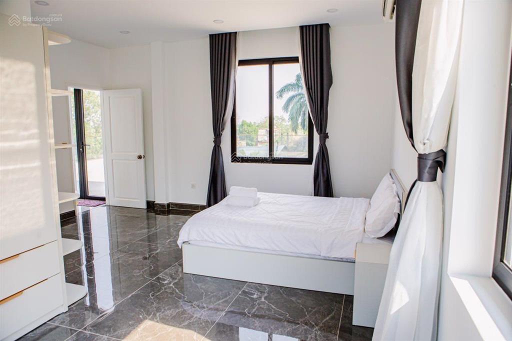 Cần cho thuê biệt thự đường nguyễn văn hưởng, phường thảo điền, quận 2.  0911 383 ***