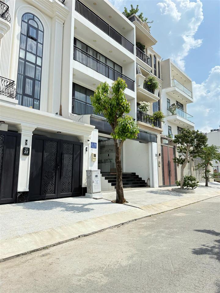 Cho thuê biệt thự 4 phòng ngủ, khu đường nguyễn hoàng, phường an phú, quận 2.  0911 383 ***