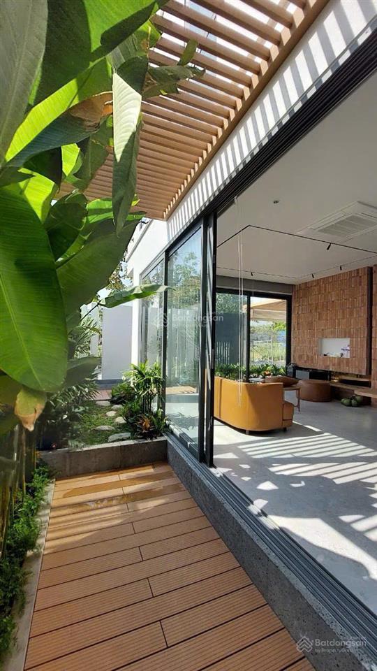 Cho thuê biệt thự 4 phòng ngủ, khu đường nguyễn hoàng, phường an phú, quận 2.  0911 383 ***