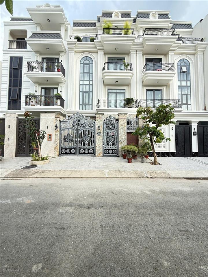 Cho thuê biệt thự 4 phòng ngủ, khu đường nguyễn hoàng, phường an phú, quận 2.  0911 383 ***