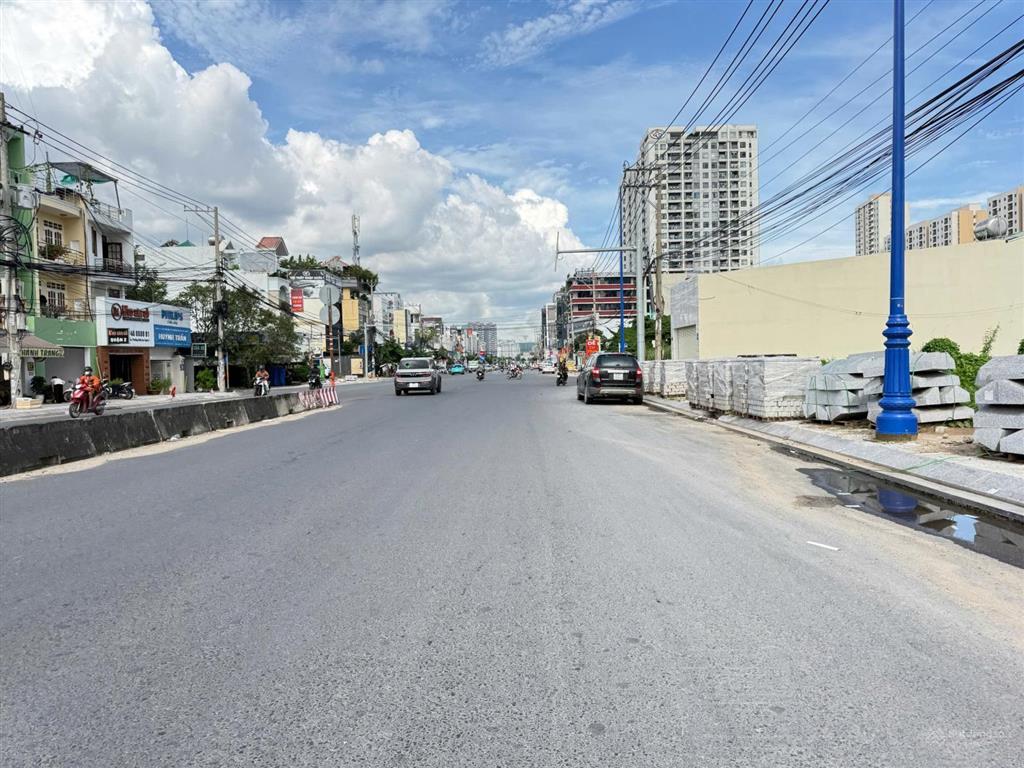 Độc quyền bán đất mặt tiền đường lưu đình lễ và lương định của, quận 2.  091138389