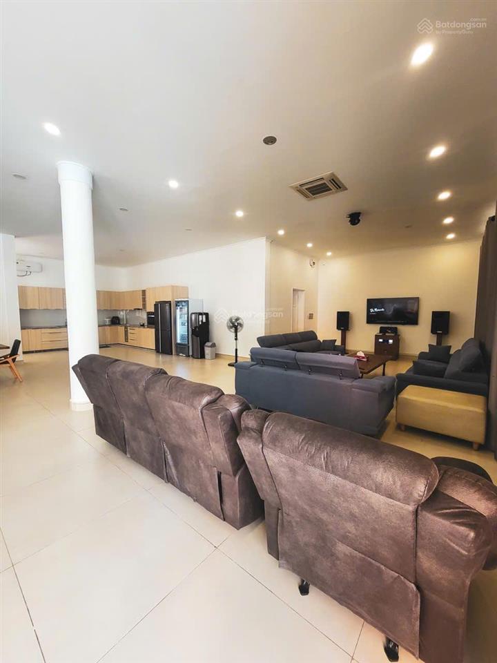 Cho thuê villa compound 24/24, đường quốc hương, phường thảo điền, quận 2.  0911 383 ***