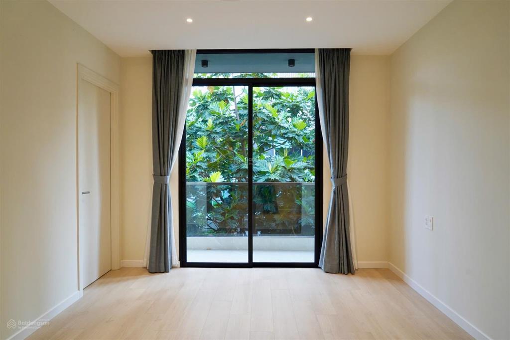 Cho thuê biệt thự khu đường thảo điền, phường thảo điền, quận 2.  0911 383 ***