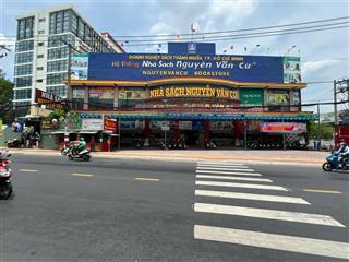 Cần bán gấp nhà 2 mặt tiền 188 võ văn ngân, thành phố thủ đức.  0911 383 ***