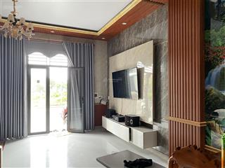 Chính chủ bán nhà trung tâm p long tâm tp bà rịa, khu dân cư vip điện nước âm ngang 6m giá hơn 3ty7