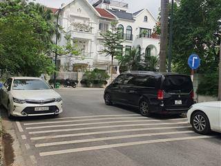 Biệt thự ciputra  lô góc  đẹp nhất khu  330m2x4t  mt 15m chỉ 95,8 tỷ có tl