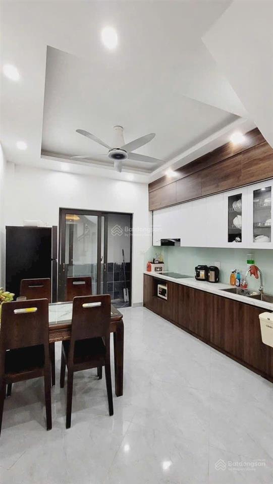 Cần bán 1 căn nhà 32m2x5 tầng tại tân lập đan phượng. giá 4,3 tỷ  0983 595 ***