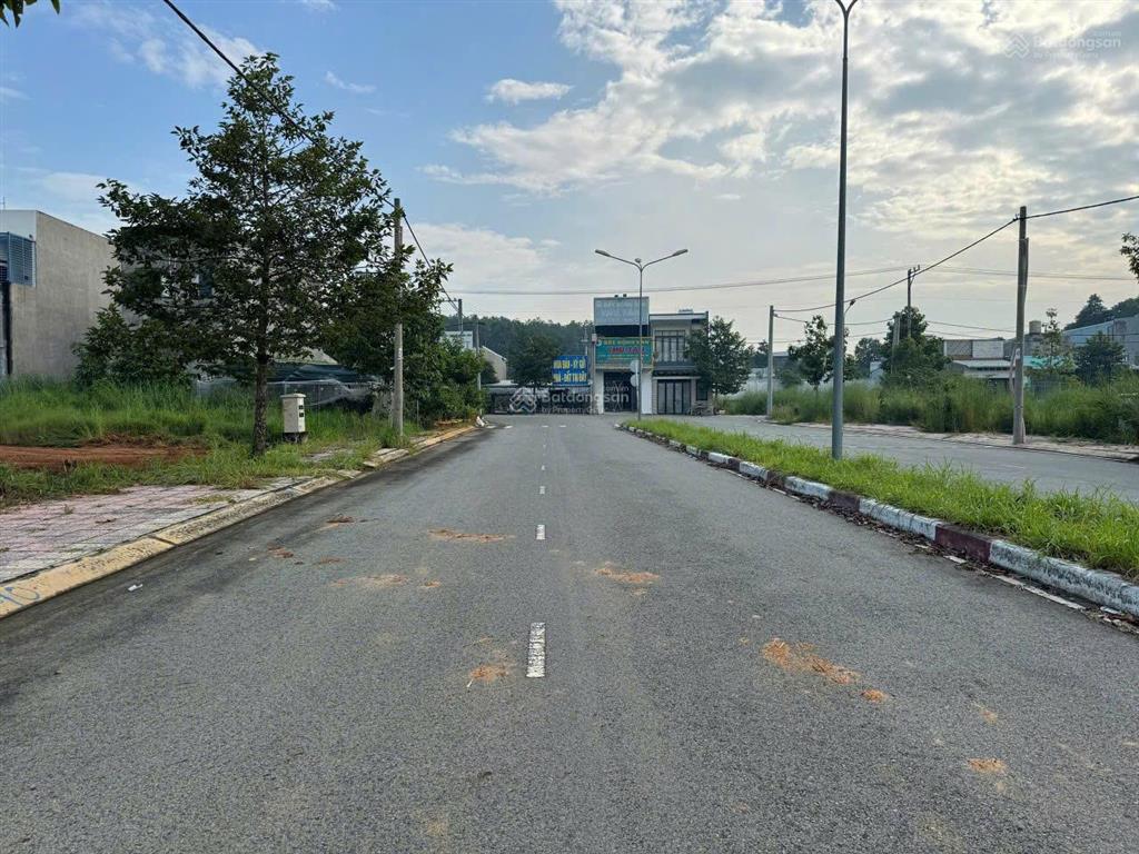 Kẹt tiền bán nhanh lô đất 100m2 . 1,4 tỷ phát hưng , bến cát. bình dương