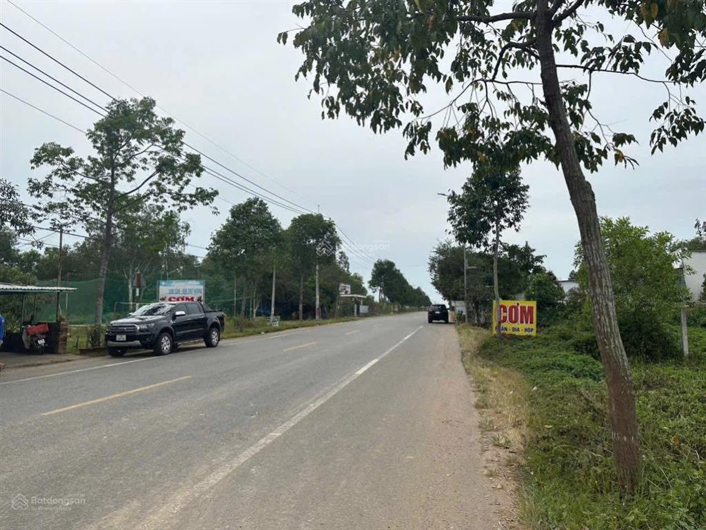 Bán đất mặt tiền xã hồ tràm  hcm