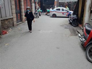 Cho thuê gấp nhà ngõ 68 cầu giấy dt 55mx4t, mt 5m, ô tô tránh kinh doanh sầm uất, giá 21 triệu