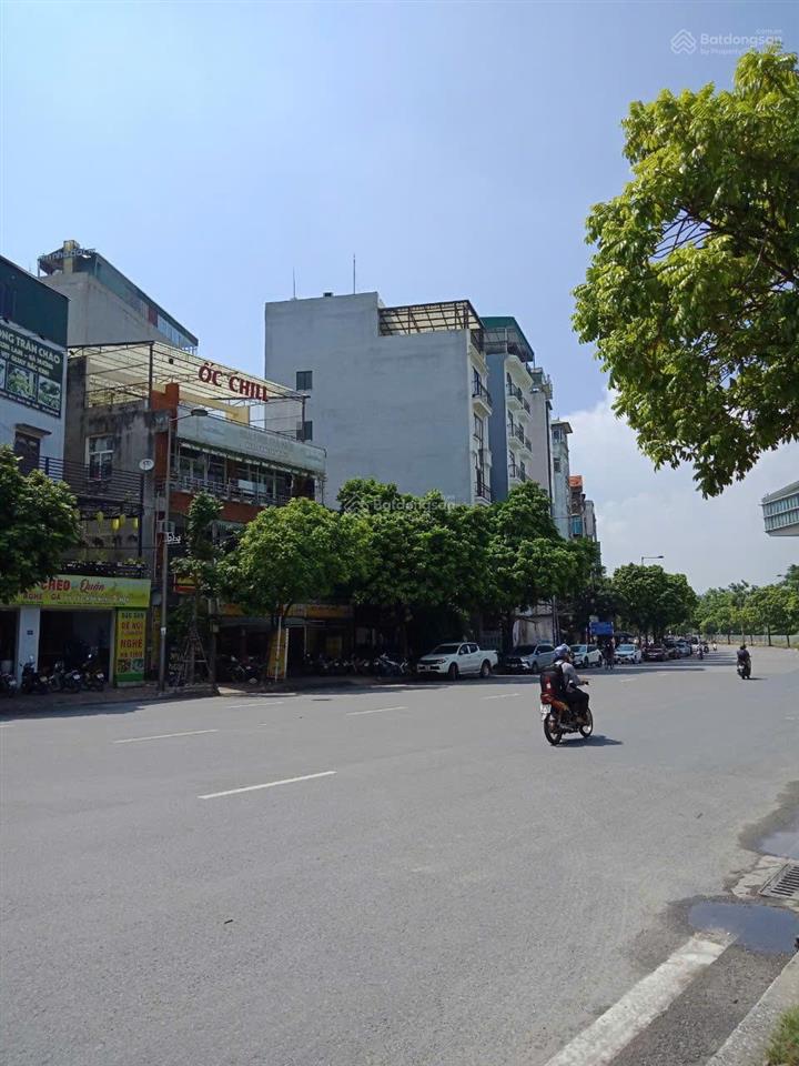 Bán gấp nhà mp đồng me, dt 45m, mt 6m, lô góc 3 mặt đường, đoạn đẹp nhất phố, giá 21,5 tỷ
