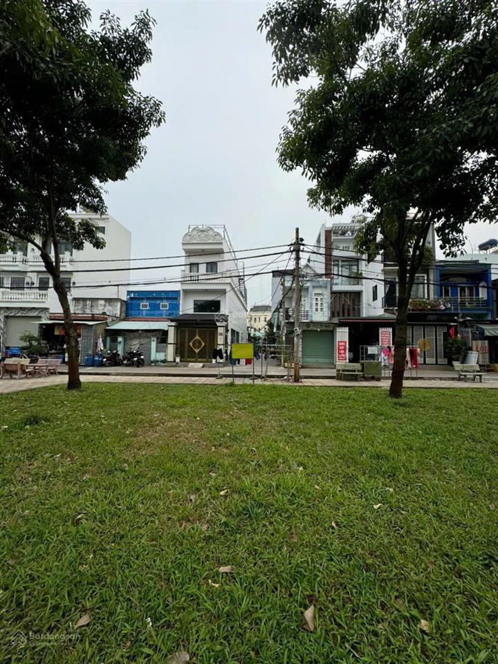 Cần bán đất đẹp hxh đường lê trọng tấn 5x27m thông ra phạm đăng giảng , trước công viên