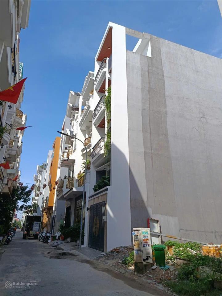 Cần bán nhà 1trệt 2lầu sân thượng, dt 4x14m 2 lầu gồm 4pn giá bán 6.35 tỷ, khách cần  0917 631 ***