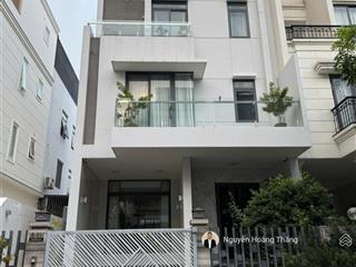 Bán np 13,5x15,5m hướng đn giá 225 tr/m2 (47tỷ), 7x20m giá 27,3 tỷ, đảo kim cương q2  0936 890 ***