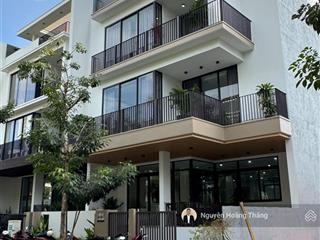 Bán gấp nền 10x18m 45 tỷ np vườn dt 7x20m rẻ nhất 210tr/m2, mystery đảo kim cương q2,  0936 890 ***