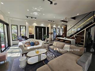 Cho thuê biệt thự 60tr/th 5pn full nội thất luxury, q. 2  580m2 sàn, vào ở ngay  0936 890 ***