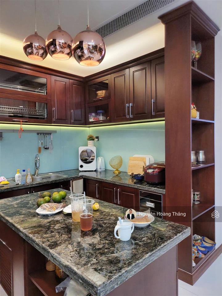 Cho thuê biệt thự 60tr/th 5pn full nt luxury mới 100%, q. 2  580m2 sàn, vào ở ngay  0936 890 ***