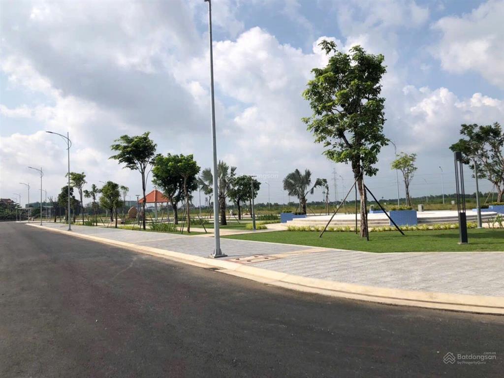 Bán nhà phố thương mại 1 trệt 3 lầu thuộc kđt bà rịa citygate mặt tiền quốc lộ 51