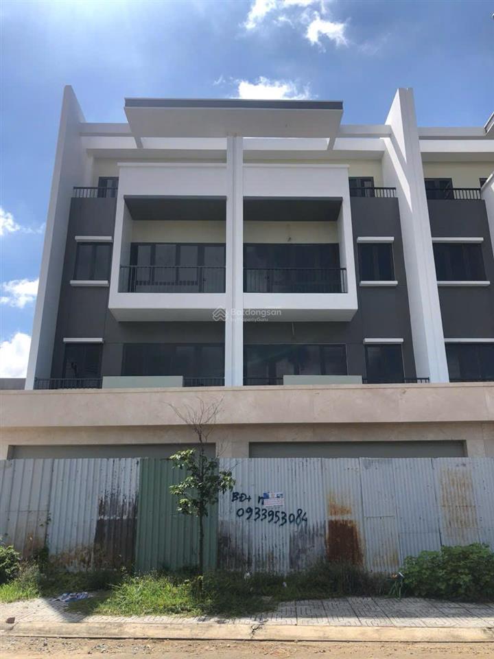 Bán nhà phố thương mại 1 trệt 3 lầu thuộc kđt bà rịa citygate mặt tiền quốc lộ 51