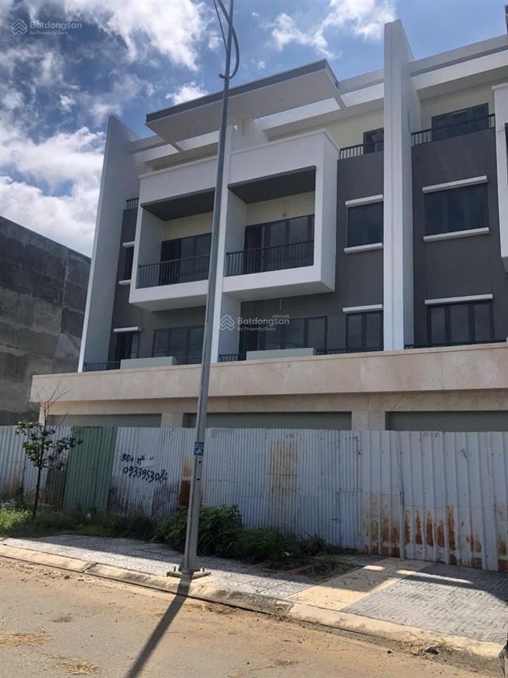 Bán nhà phố thương mại 1 trệt 3 lầu thuộc kđt bà rịa citygate mặt tiền quốc lộ 51