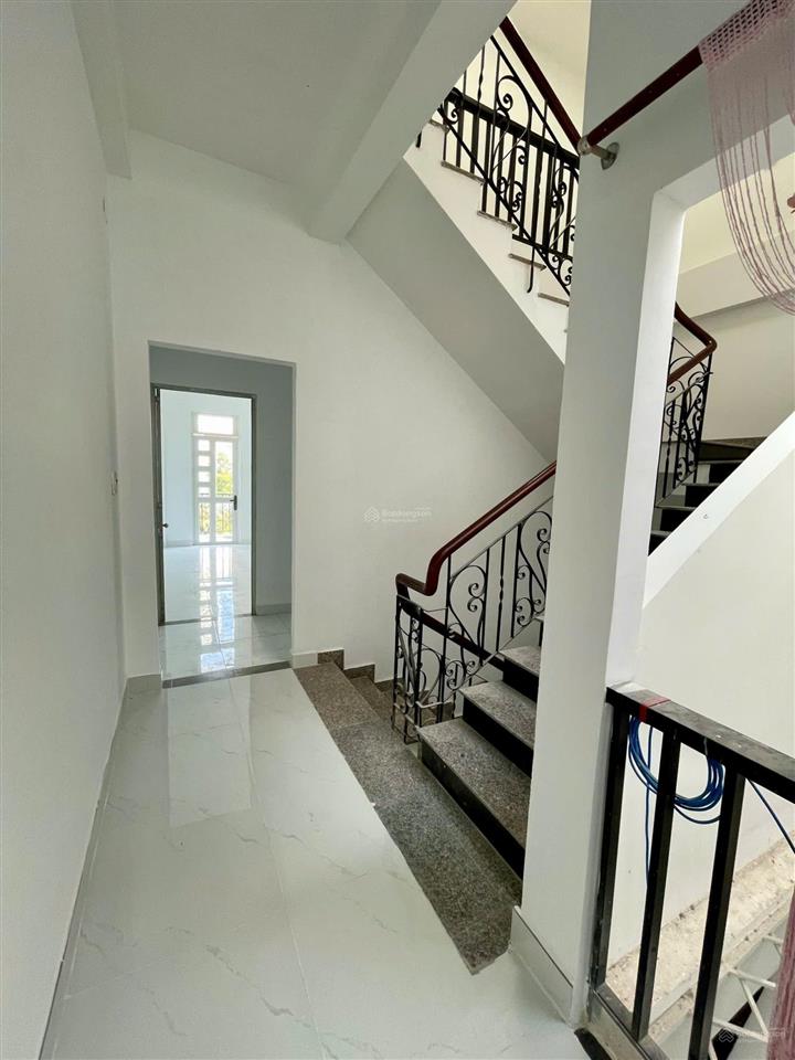 Chính chủ gửi bán nhà phố 4 tầng mặt tiền đường 20m, phú mỹ, q7 |90m2|15,xt|