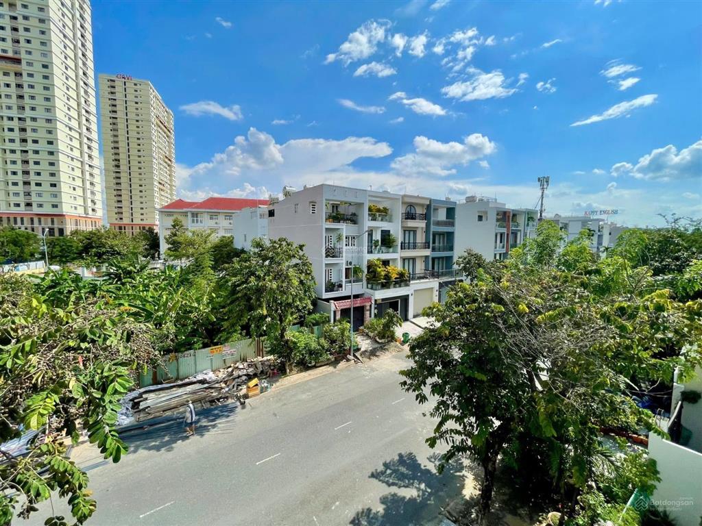 Chính chủ gửi bán nhà phố 4 tầng mặt tiền đường 20m, phú mỹ, q7 |90m2|15,xt|