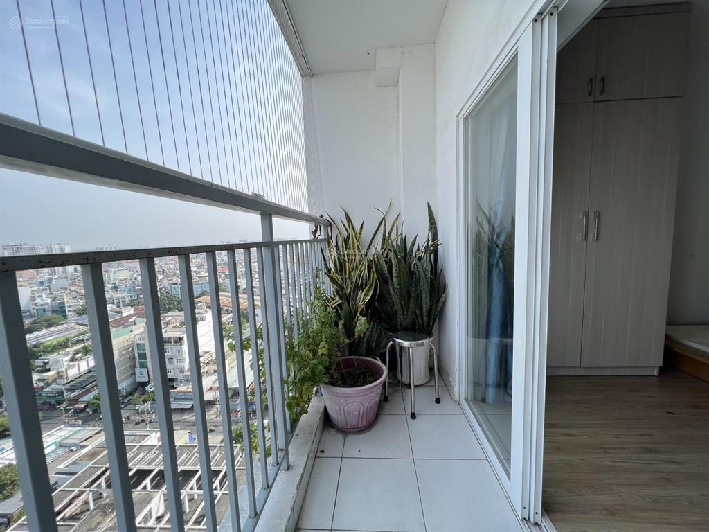 Chủ cần bán nhanh căn hộ chung cư oriental plaza, quận tân phú có sổ hồng