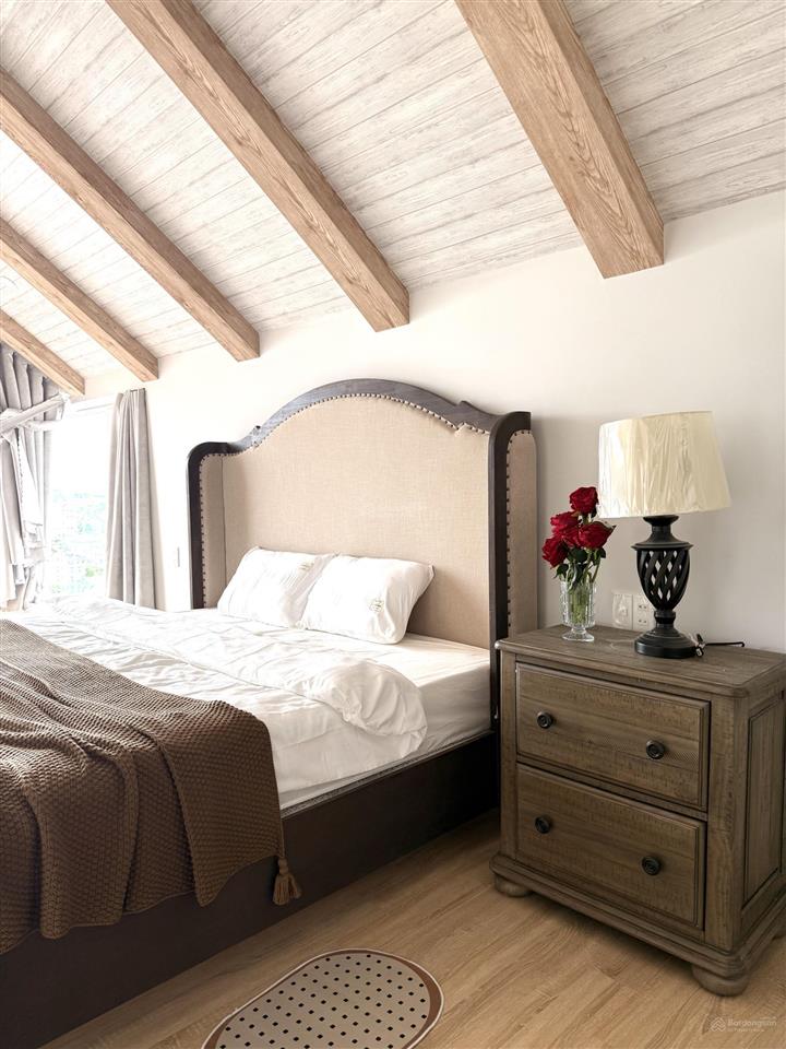 Bán villa châu âu có hồ bơi nam hồ đà lạt mới xây