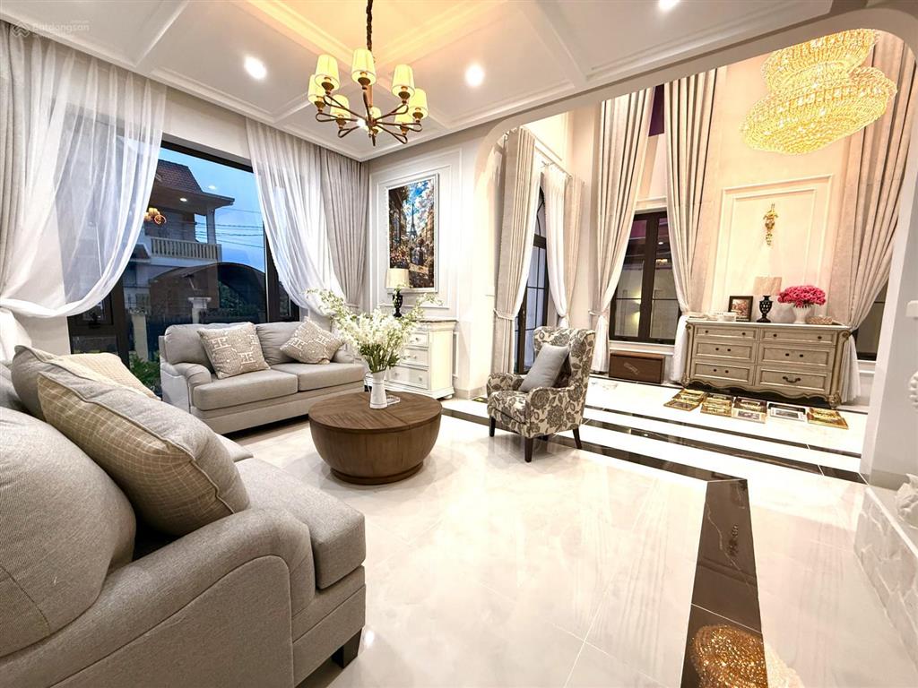 Bán villa châu âu có hồ bơi nam hồ đà lạt mới xây